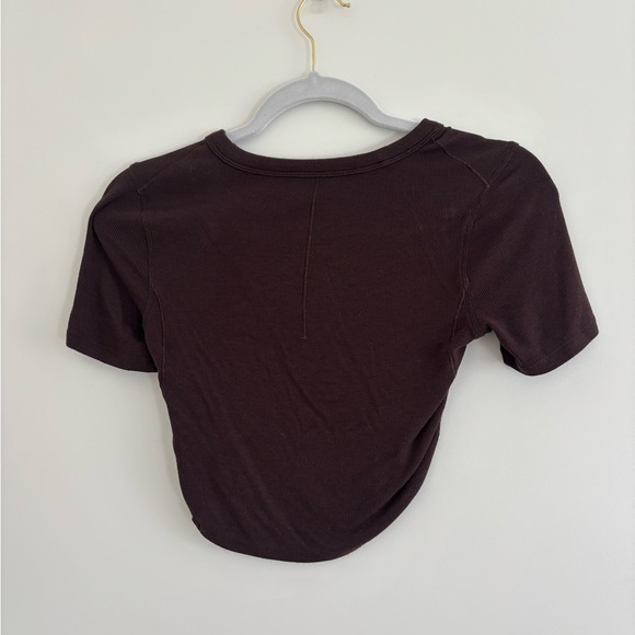 Lululemon Hold Tight Cropped Tshirt - Picture 2 of 3